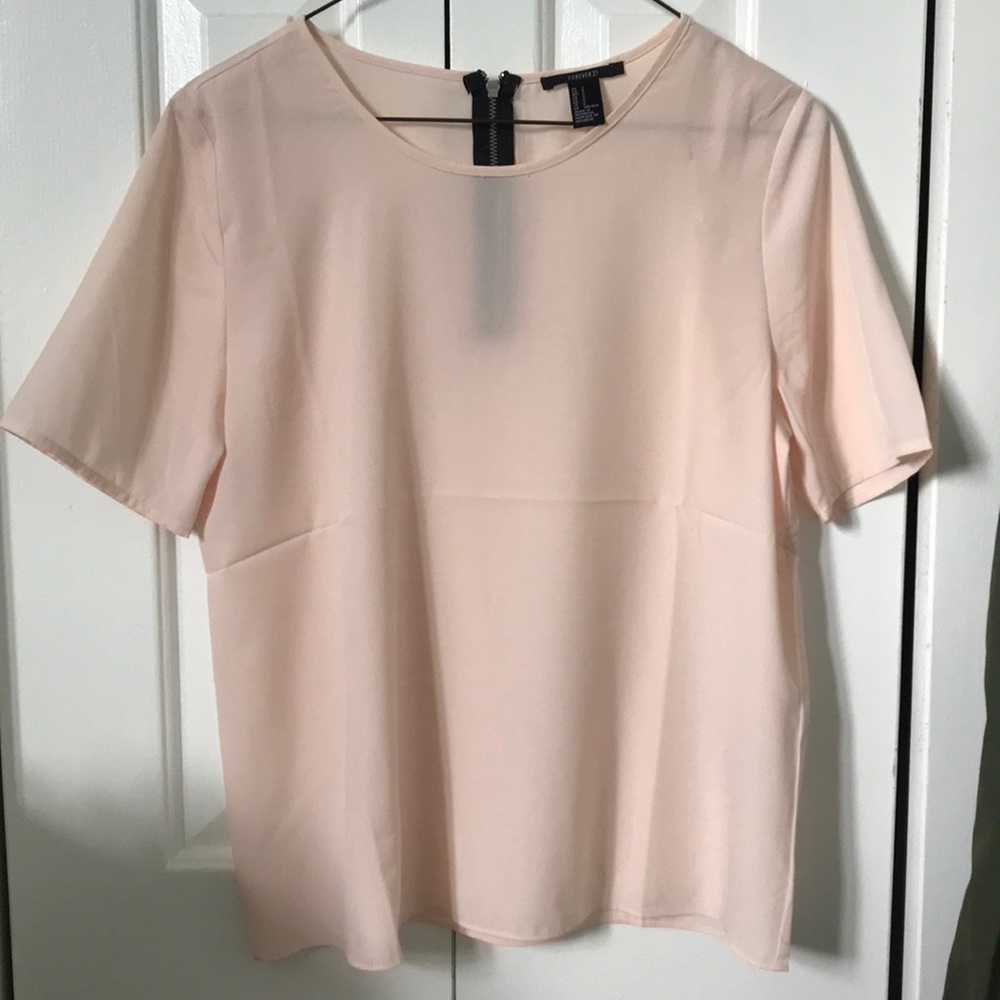 cream short sleeved top